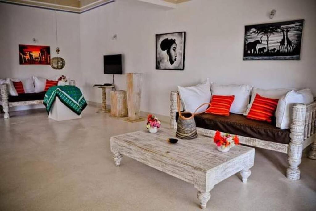 White Villa - Paparemo Beach Watamu Exterior photo