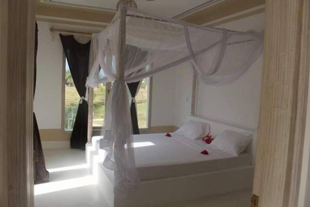 White Villa - Paparemo Beach Watamu Exterior photo
